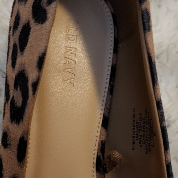 Leopard Kitten Heels - Picture 4 of 5